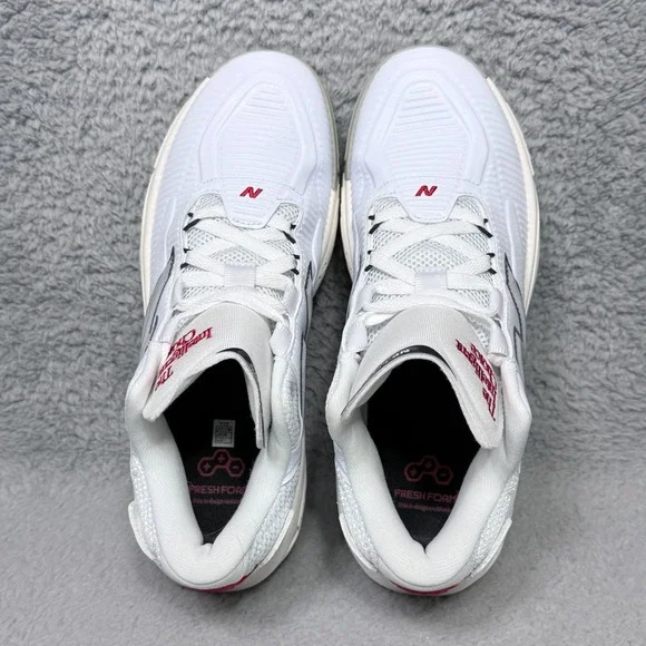 New Balance Fresh Foam BB V2 Mens Size 9.5 Basketball Shoes White Silver
